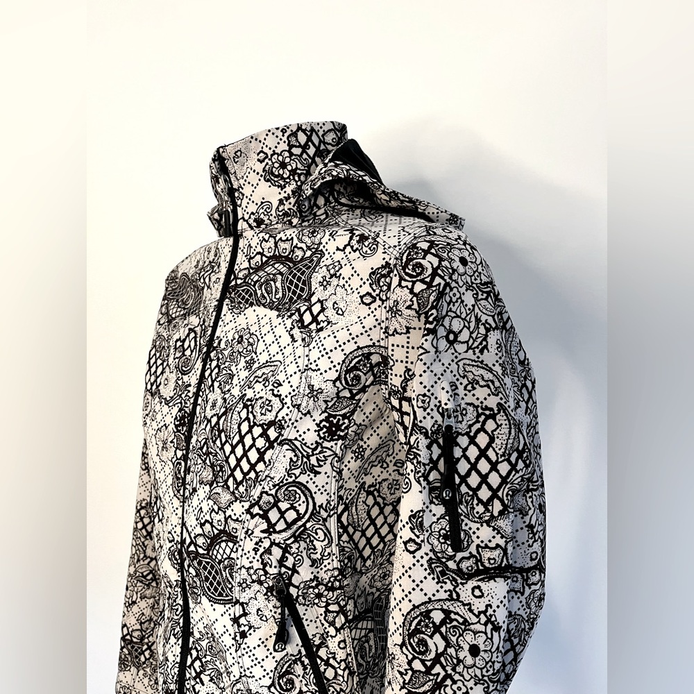 Lululemon Lined Black and White Floral Lace Jacket with Detachable Hood size 4 - Picture 8 of 16